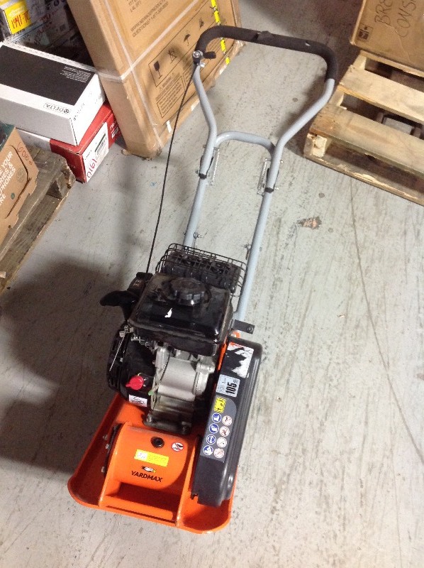 YARDMAX 1850 lb. Compaction Force Plate Compactor in good condition