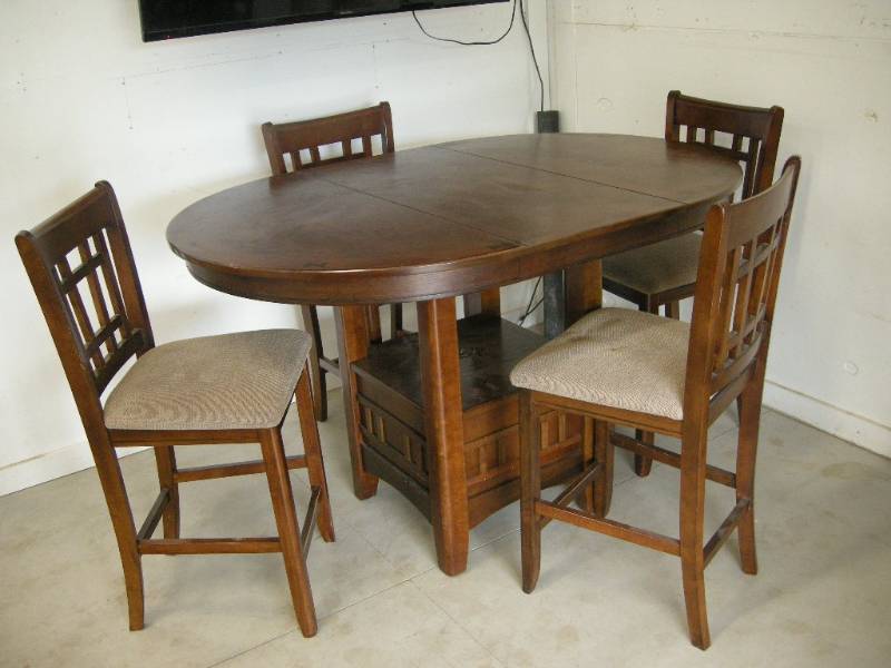 lot 12 image: Crown Mark Oak Table and Chair Set