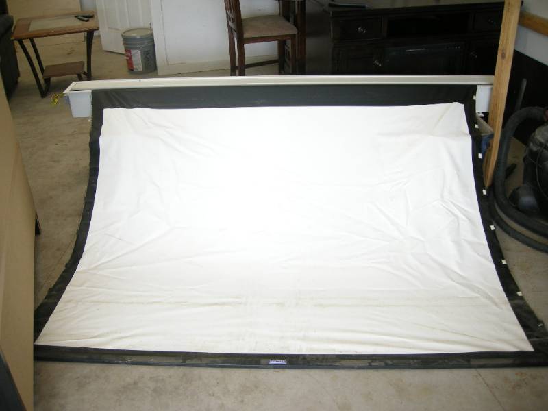 lot 14 image: Da-Lite Electronic Drop-Down Projection Screen