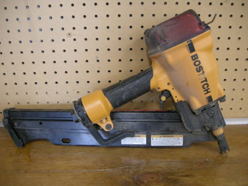 lot 5 image: Bostitch LPF28WW Air Framing Nailer