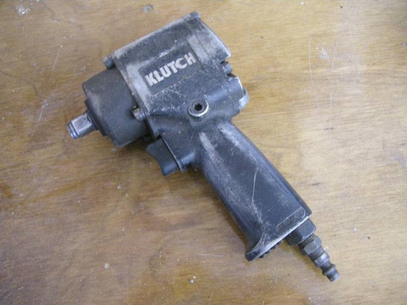 lot 6 image: Klutch Super Short 12 Mini Air Impact