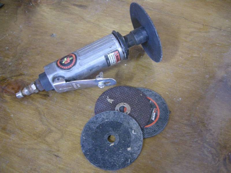 lot 8 image: Performance Tool Air Cut-Off Tool