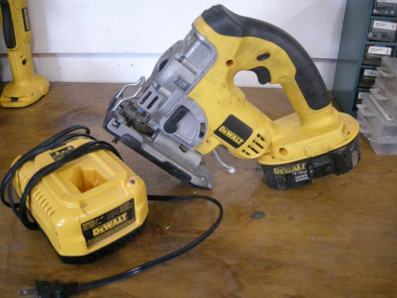 lot 32 image: DeWalt 18v Cordless Jig Saw