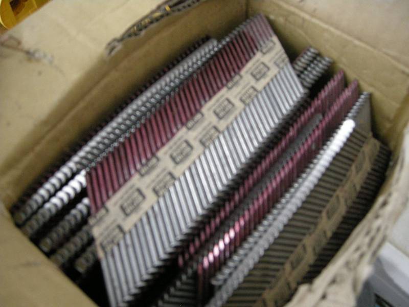 lot 43 image: Grip-Rite 3 Framing Nails