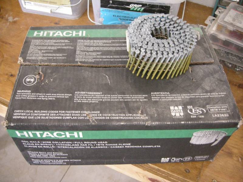 lot 44 image: Hitachi Coil Framing Nails