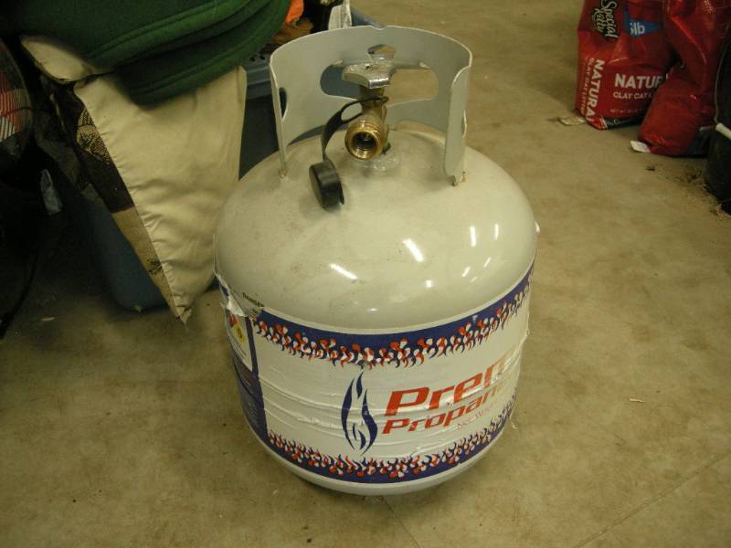 lot 48 image: #20 Propane Cylinder