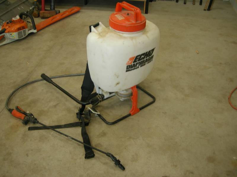 lot 80 image: Echo Backpack Sprayer