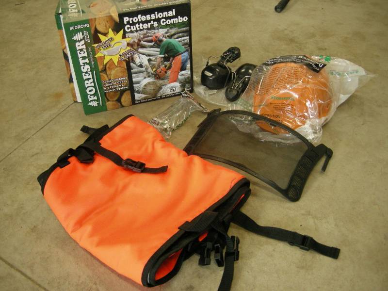lot 81 image: Chainsaw Cutters Combo Accessories