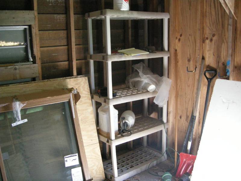lot 93 image: Sterlite Shelf Unit