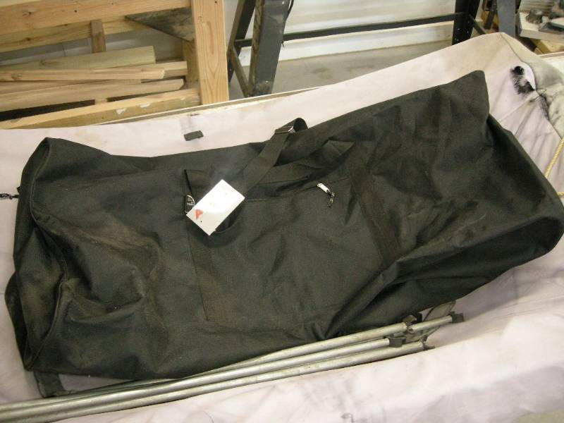 lot 102 image: Super Large Sport - Equipment Bag