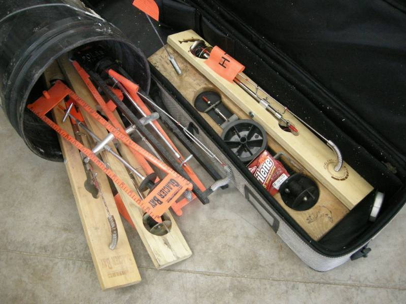 lot 106 image: Group Ice Fishing Tip-ups