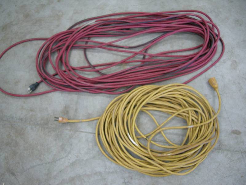 lot 111 image: 2 Extension Cords