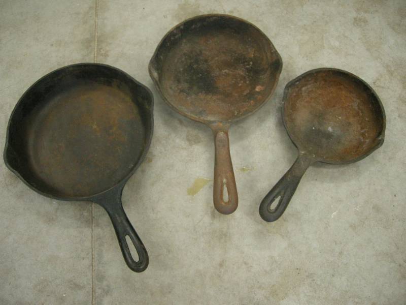 lot 114 image: 3 Cast Iron Fry Pans
