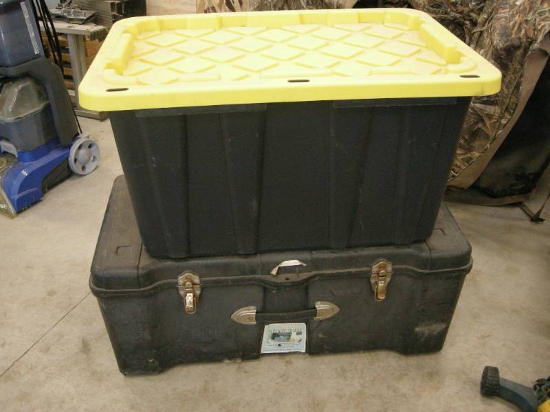 lot 121 image: Storage Tote, Trunk