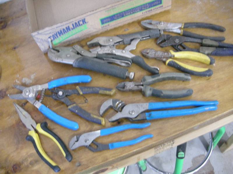 lot 142 image: Variety Pliers, Grips, Cutters