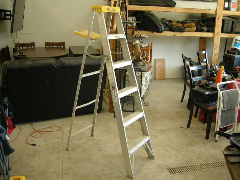 lot 153 image: Davidson 6 Aluminum Ladder