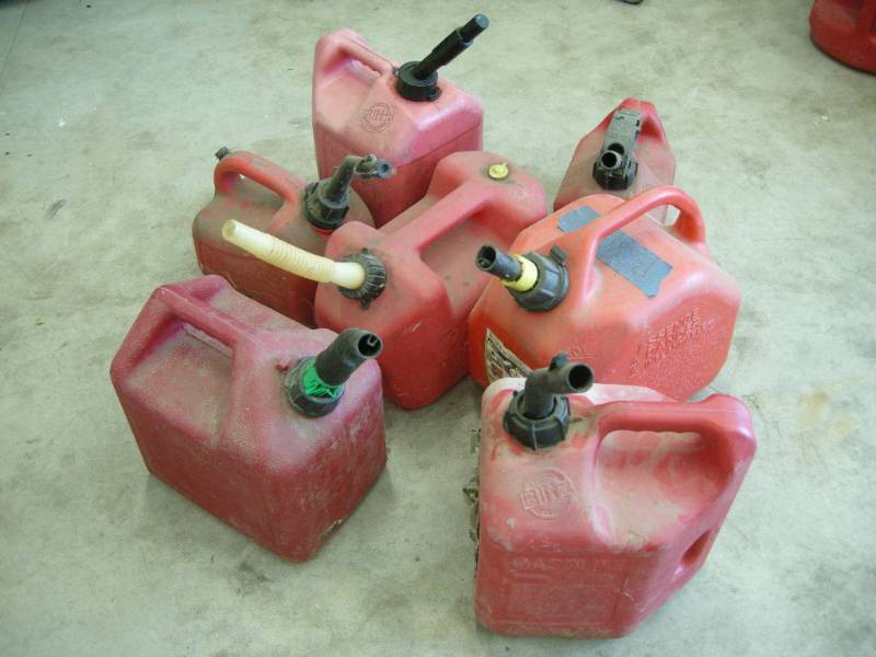 lot 159 image: Fuel Can Assortment