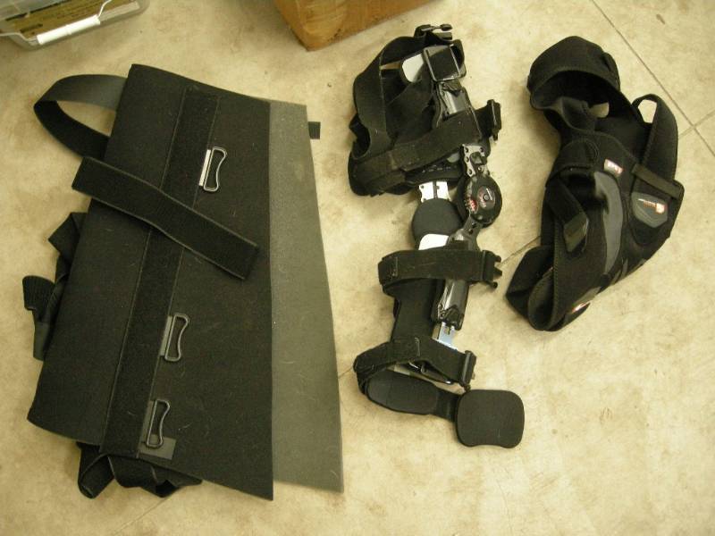 lot 162 image: Knee and Shoulder Braces