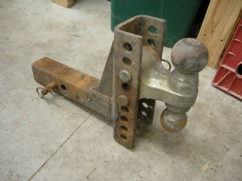 lot 168 image: Heavy Duty Adjustable Hitch