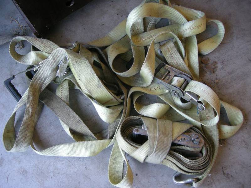 lot 197 image: 3 Larger 3 Ratchet Straps