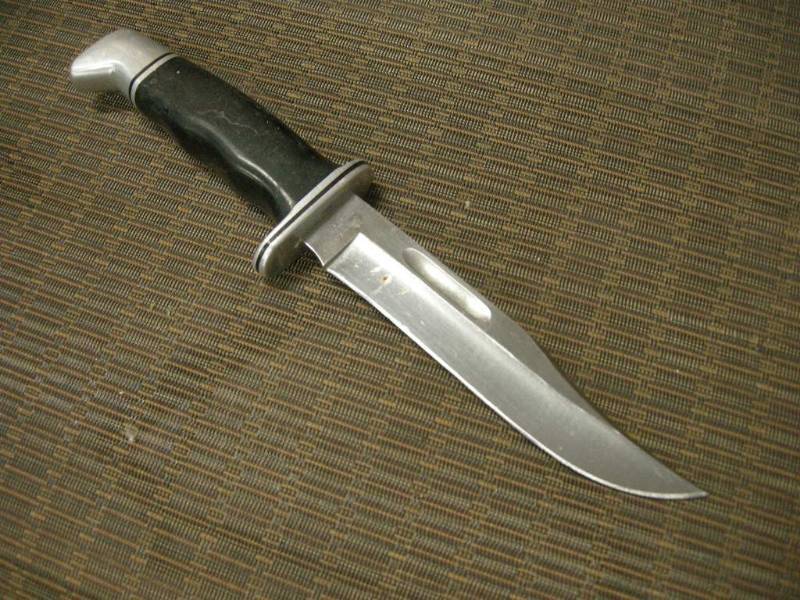 lot 216 image: Buck Knife