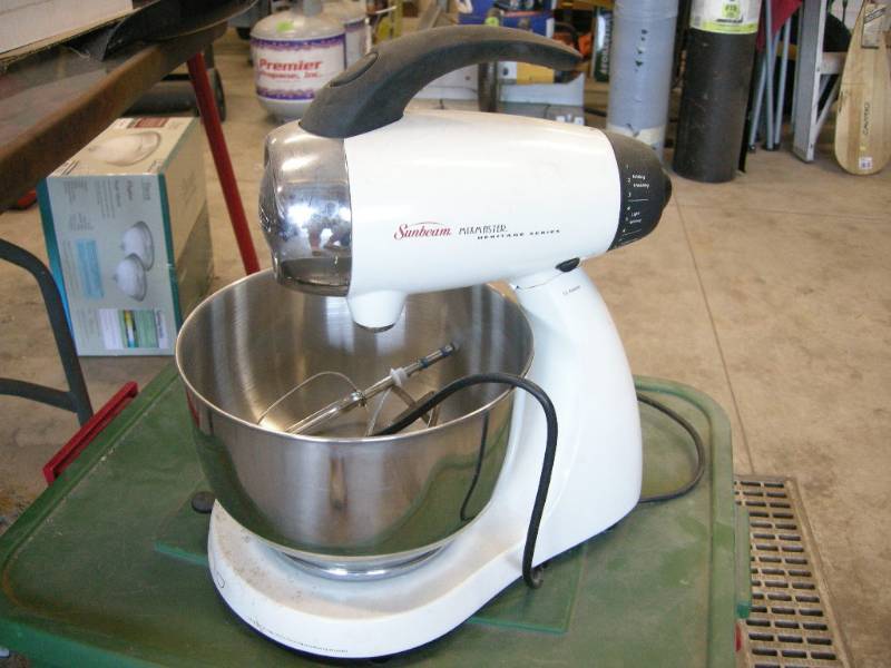 lot 217 image: Sunbeam Mixmaster