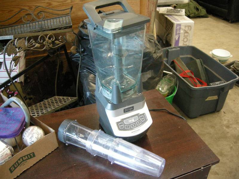 lot 218 image: Ninja Professional Blender