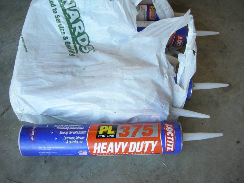 lot 227 image: 6 Large Tubes Heavy Duty Loctite