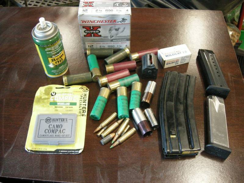 lot 230 image: Misc Ammo and ClipsMagazines