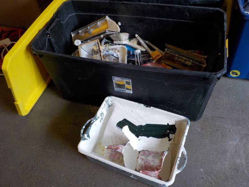 lot 3 image: Sterilite 50 Gallon Tote with Dry W...