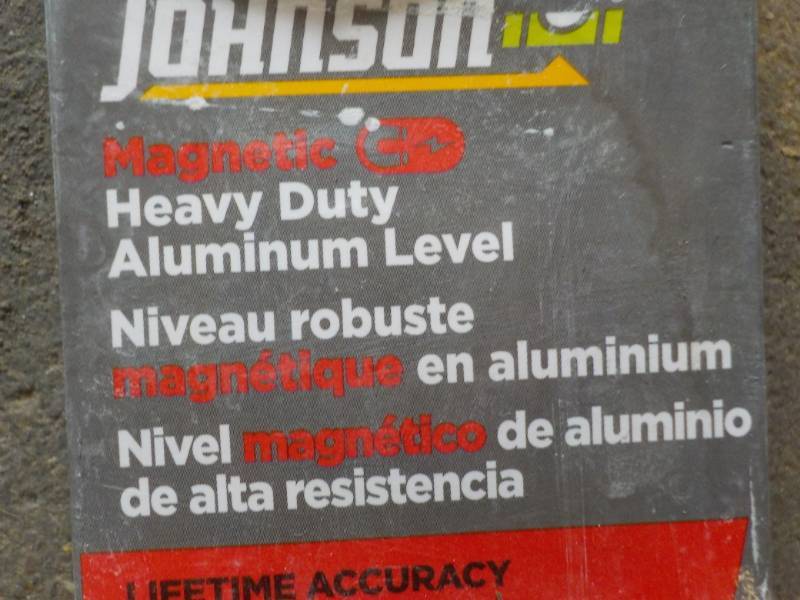 lot 20 image: Johnson Heavy Duty Aluminum Level...