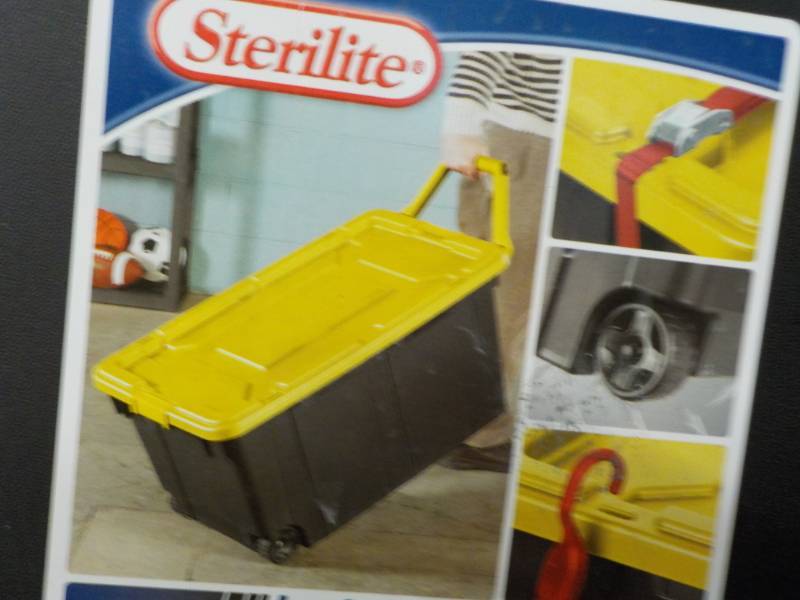 lot 25 image: 40 Gallon Sterilite Tub and Cover o...