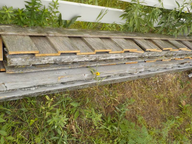 lot 50 image: 8 ft Section of Fencing Cut Offs- W...