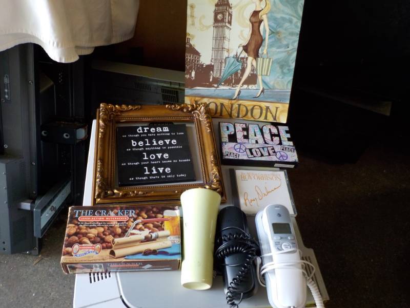lot 55 image: Home Dcor, Phones, and Plastic Cr...