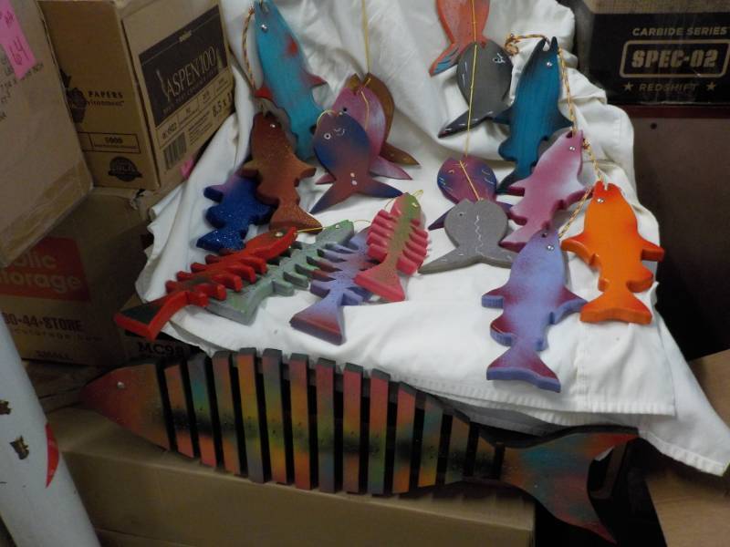 lot 66 image: Wood Fish Cut Outs Dcor...