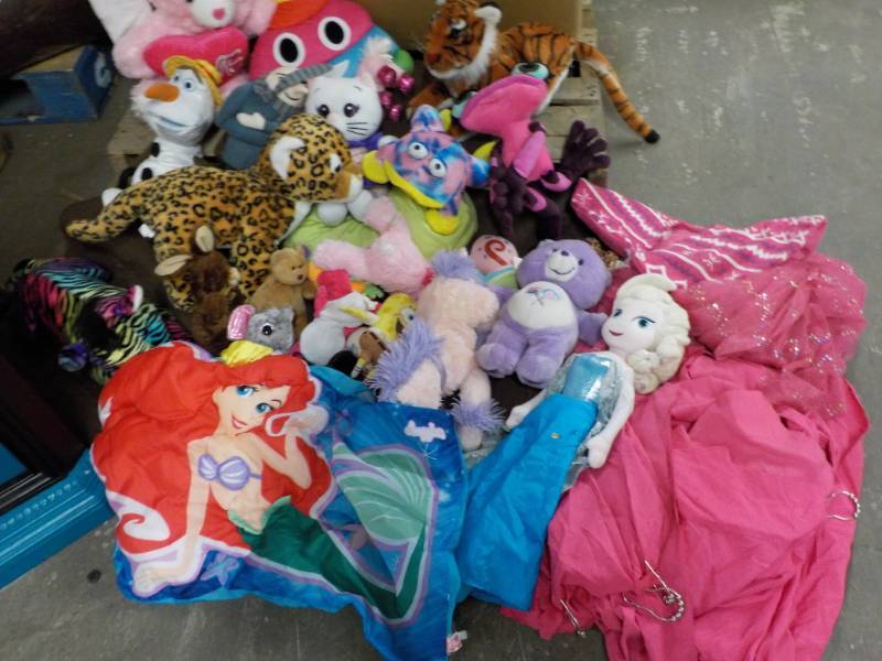 lot 110 image: Lot of Stuffed Animals and costumes...