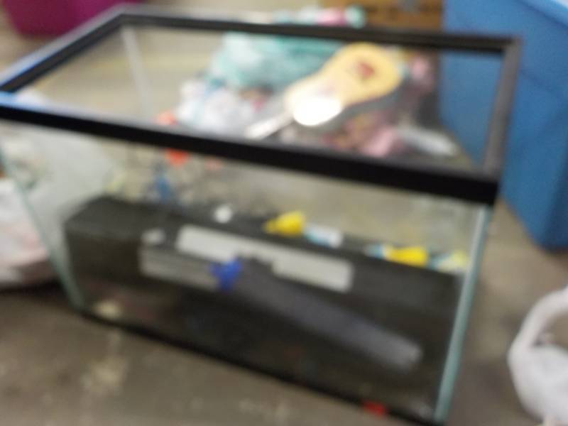 lot 129 image: Fish Tank and supplies...