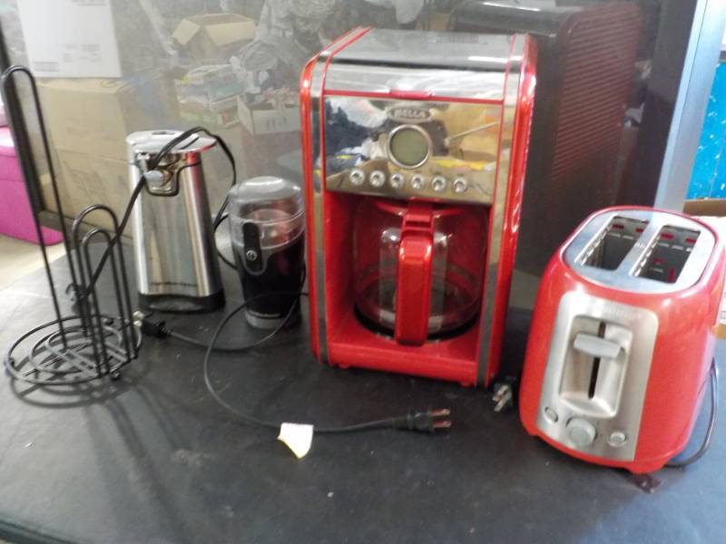 lot 130 image: Toaster, Coffee Maker, Can Opener, ...
