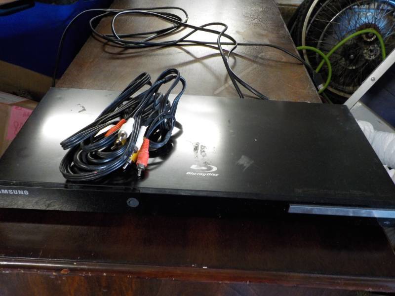 lot 154 image: Samsung Blu Ray DVD Player and Cord...