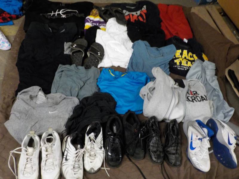 lot 173 image: Mens Clothing and shoes various Si...