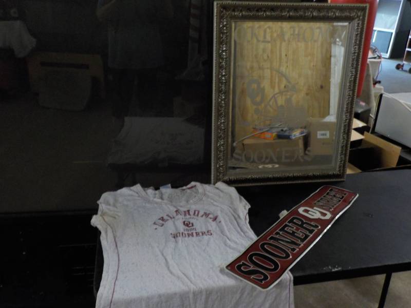 lot 191 image: Oklahoma Sooners Mirror, Sign and t...