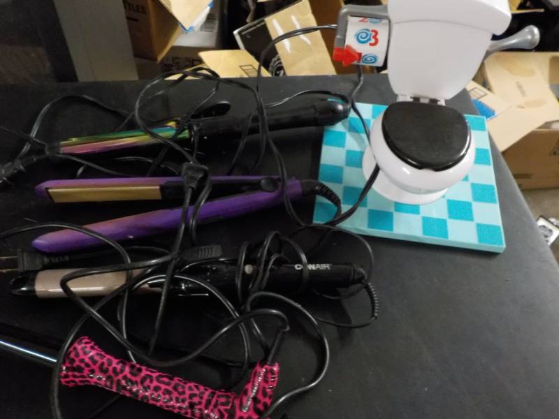 lot 194 image: Curling Iron, and Bathroom Supplies...