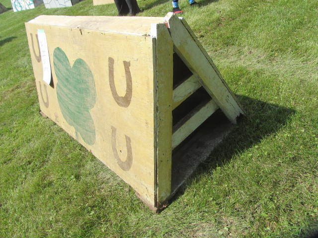 Clover & Horse Shoe Jump