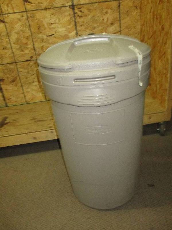 garbage can on wheels