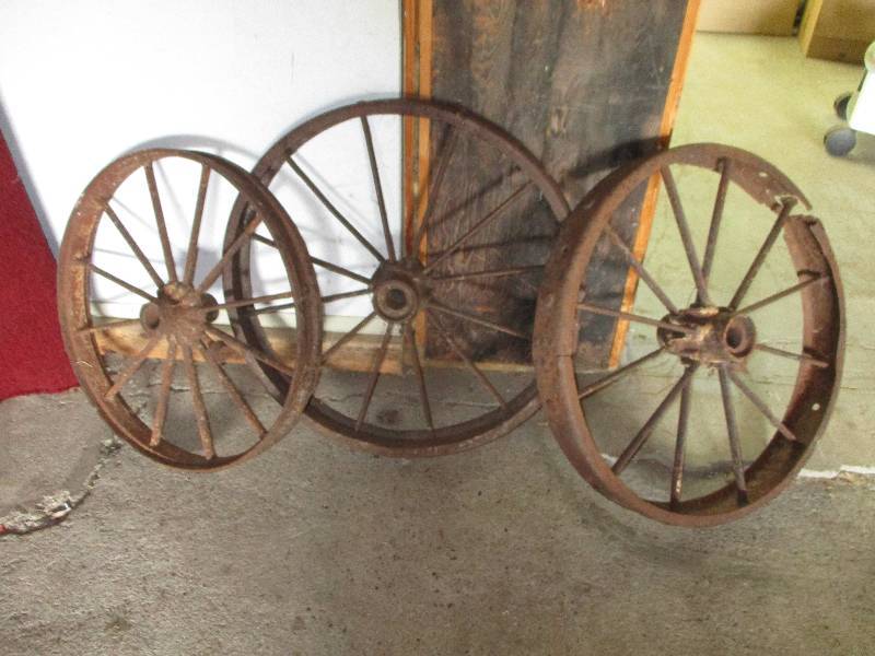 3 smallwheels  28 inch