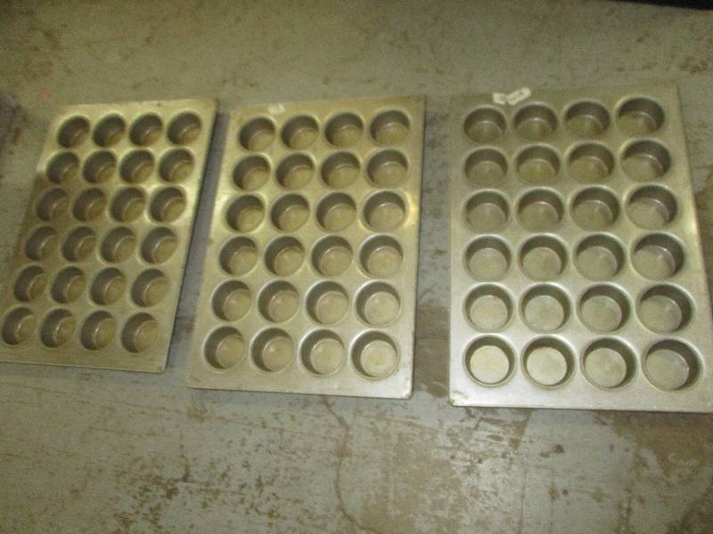 3 muffin tins