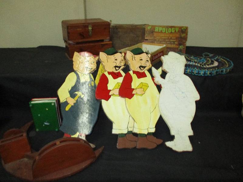 wood pig things, jewelry bpoxes, pemcils, beaded purse,