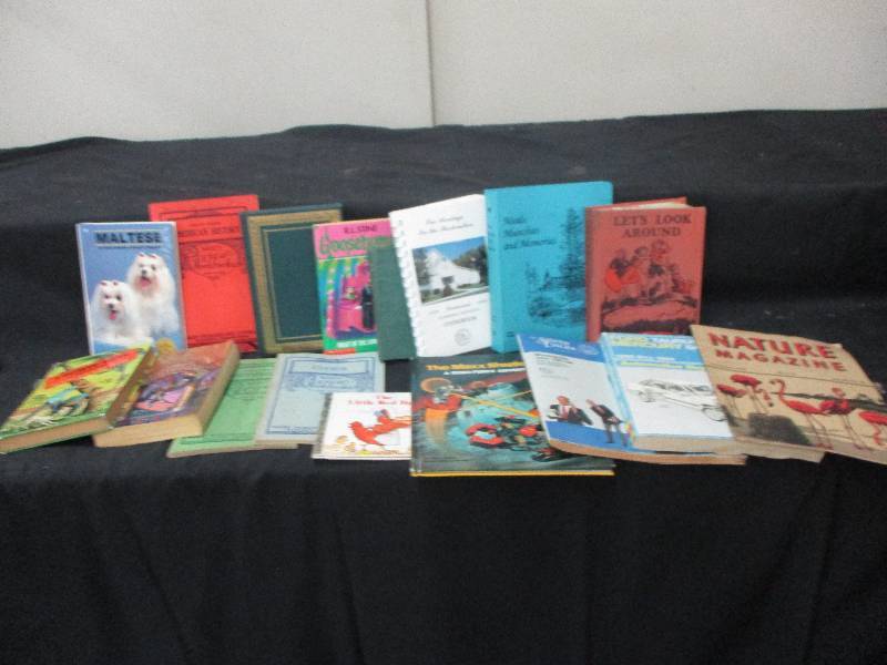books look at photos and description