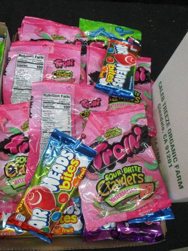 30 packs trolls and air biites