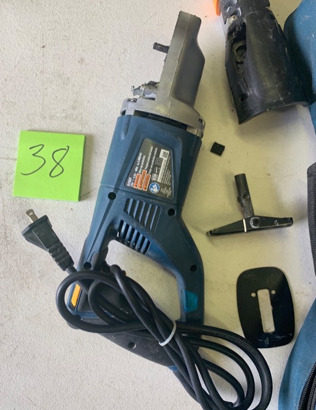 lot 38 image: SALVAGE- BROKEN for parts Ryobi RJ165V 120V Variable Speed Reciprocating Saw